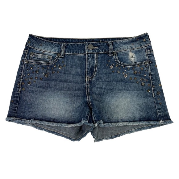 MAURICES Women’s Blue Jean Shorts Sz 9/10 Studs Pockets Distressed Medium Wash - Picture 1 of 8
